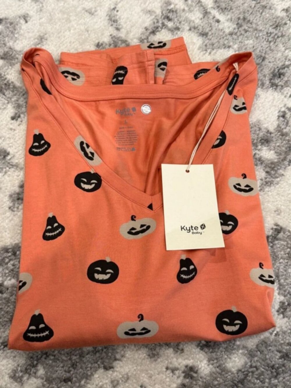 Kyte Baby Women’s V-neck Shirt